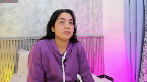 auroragold__ online show from 06/17/26, 04:04