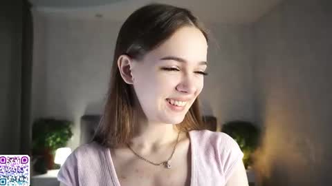 Snapshot of auroralowen chatting on 06/30/26, 04:13 Aurora online show from 06/30/26, 04:13