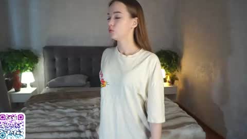 Snapshot of auroralowen chatting on 07/12/26, 06:04 Aurora online show from 07/12/26, 06:04