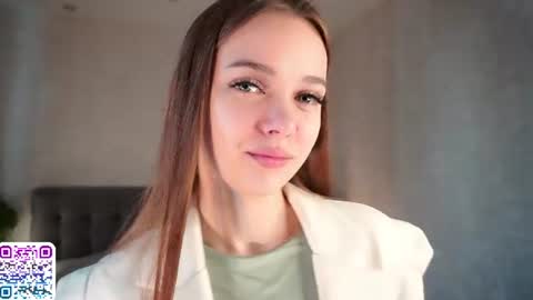 Snapshot of auroralowen chatting on 07/15/26, 05:56 Aurora online show from 07/15/26, 05:56