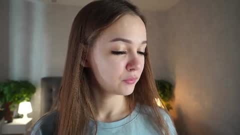 Snapshot of auroralowen chatting on 07/19/26, 06:28 Aurora online show from 07/19/26, 06:28