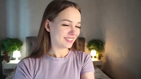 Snapshot of auroralowen chatting on 07/21/26, 06:27 Aurora online show from 07/21/26, 06:27