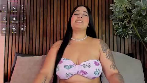 auroraqueenn online show from 07/16/26, 08:37