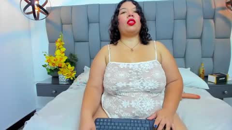 Snapshot of aurorarouse chatting on 04/16/26, 02:18 aurorarouse online show from 04/16/26, 02:18