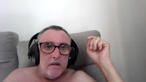 aussie_ozzie online show from 06/13/26, 01:36