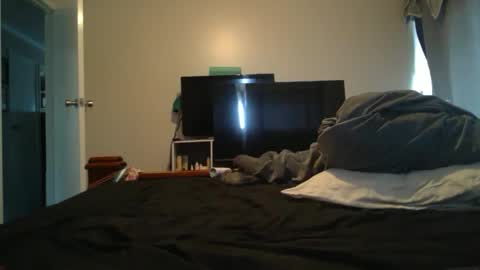 Snapshot of aussielovingxxx chatting on 12/11/24, 11:43 Milf4u online show from 12/11/24, 11:43