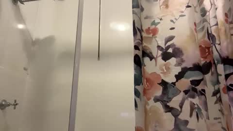 Snapshot of aussielovingxxx chatting on 10/02/25, 08:21 Milf4u online show from 10/02/25, 08:21