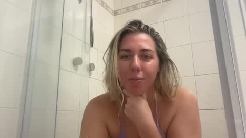 aussielulu online show from 12/17/25, 01:55