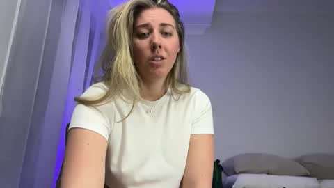 aussielulu online show from 04/11/26, 08:51