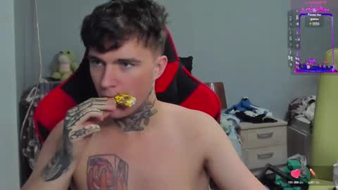 Snapshot of austen_milker chatting on 12/10/24, 07:11 Austen online show from 12/10/24, 07:11