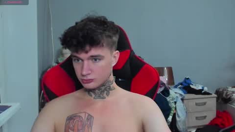 Snapshot of austen_milker chatting on 12/12/24, 01:21 Austen online show from 12/12/24, 01:21