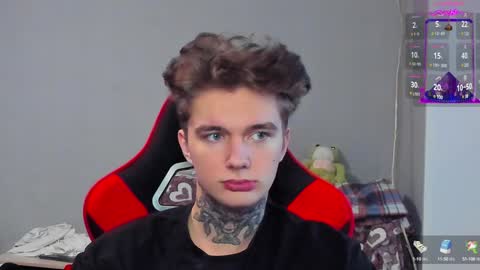 Snapshot of austen_milker chatting on 01/22/25, 12:27 Austen online show from 01/22/25, 12:27