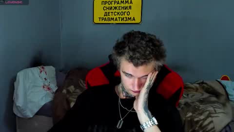 Snapshot of austen_milker chatting on 09/16/25, 10:22 Austen online show from 09/16/25, 10:22