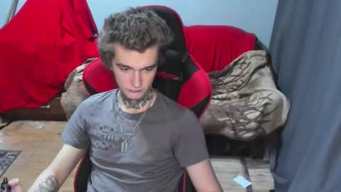 Snapshot of austen_milker chatting on 10/21/25, 07:47 Austen online show from 10/21/25, 07:47