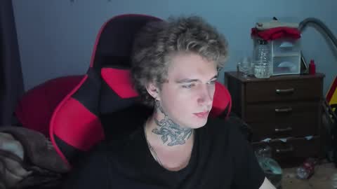 Snapshot of austen_milker chatting on 11/29/25, 08:23 Austen online show from 11/29/25, 08:23