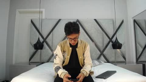 Snapshot of austinreeds chatting on 10/15/25, 11:54 austinreeds online show from 10/15/25, 11:54