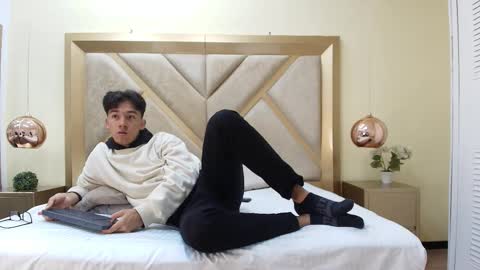 Snapshot of austinreeds chatting on 10/30/25, 12:28 austinreeds online show from 10/30/25, 12:28