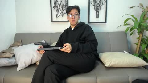 Snapshot of austinreeds chatting on 11/08/25, 11:43 austinreeds online show from 11/08/25, 11:43