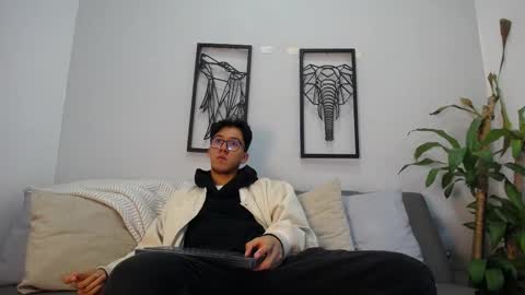 Snapshot of austinreeds chatting on 11/09/25, 11:52 austinreeds online show from 11/09/25, 11:52