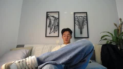 Snapshot of austinreeds chatting on 11/15/25, 12:34 austinreeds online show from 11/15/25, 12:34