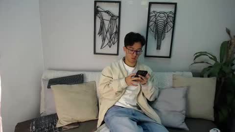 Snapshot of austinreeds chatting on 11/16/25, 12:44 austinreeds online show from 11/16/25, 12:44