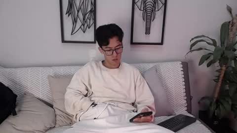 Snapshot of austinreeds chatting on 11/20/25, 12:16 austinreeds online show from 11/20/25, 12:16