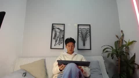 Snapshot of austinreeds chatting on 11/21/25, 12:48 austinreeds online show from 11/21/25, 12:48