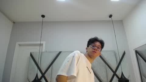 Snapshot of austinreeds chatting on 11/26/25, 12:17 austinreeds online show from 11/26/25, 12:17