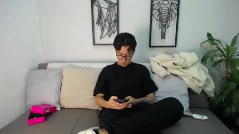 Snapshot of austinreeds chatting on 11/28/25, 12:19 austinreeds online show from 11/28/25, 12:19