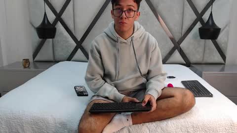 Snapshot of austinreeds chatting on 02/20/26, 12:27 austinreeds online show from 02/20/26, 12:27