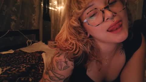 Autie 3 online show from 04/19/26, 03:17