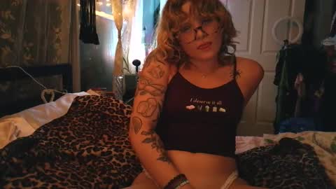 Autie 3 online show from 04/22/26, 02:58