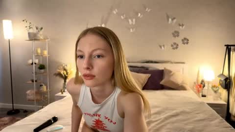Annie online show from 05/20/26, 02:01