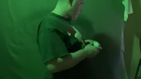 Snapshot of auz1812 chatting on 11/12/25, 04:57 Auz online show from 11/12/25, 04:57