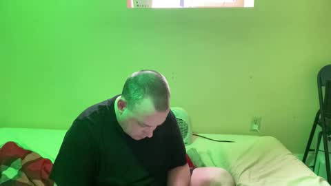 Auz online show from 12/20/25, 07:21