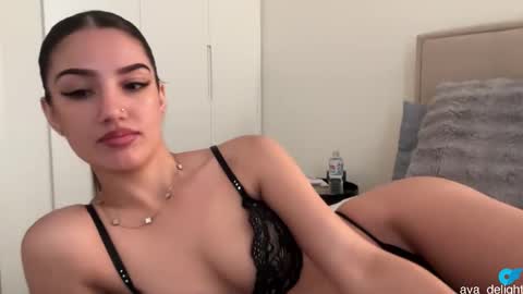 Ava  online show from 10/04/25, 12:41