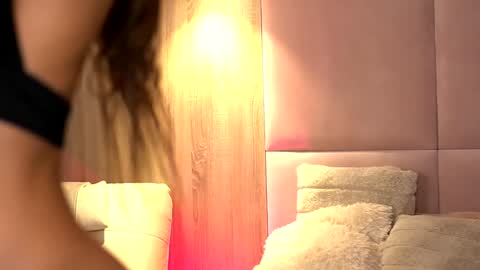 Ava online show from 01/21/25, 01:50