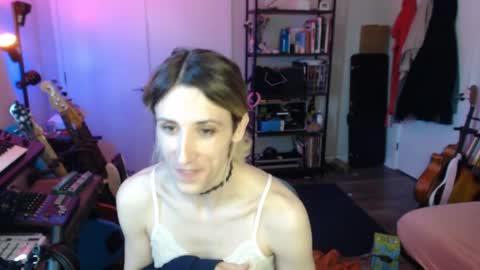 Ava online show from 05/07/26, 08:58