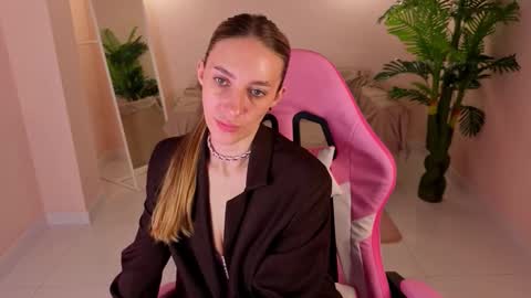 Ava online show from 01/08/26, 08:49