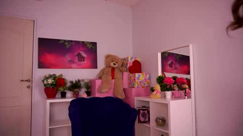 Ava online show from 01/07/26, 07:16