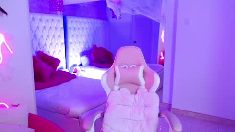 AVA online show from 10/04/25, 03:15