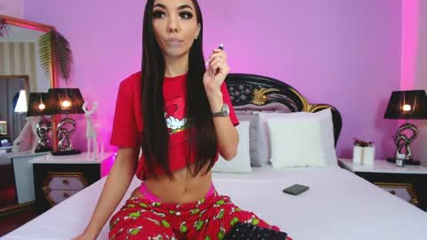 Snapshot of avaaaddamss chatting on 12/17/24, 05:51 avaaaddamss online show from 12/17/24, 05:51