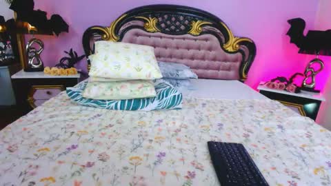 Snapshot of avaaaddamss chatting on 10/22/25, 09:09 avaaaddamss online show from 10/22/25, 09:09