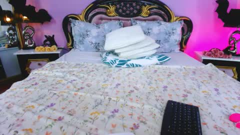 Snapshot of avaaaddamss chatting on 10/29/25, 10:06 avaaaddamss online show from 10/29/25, 10:06