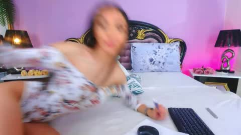 Snapshot of avaaaddamss chatting on 11/14/25, 10:14 avaaaddamss online show from 11/14/25, 10:14