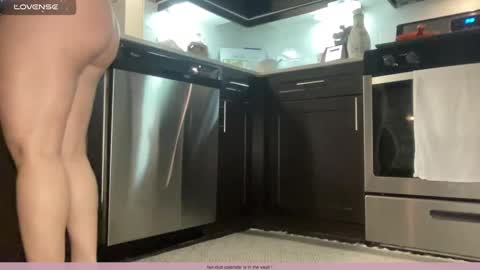 Snapshot of avabradley chatting on 12/24/24, 03:16 Ava . Support my channel by using my affiliate link to make your account Thanks online show from 12/24/24, 03:16