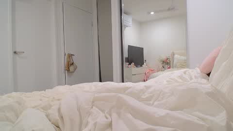 Ava Brooks online show from 10/27/25, 09:41