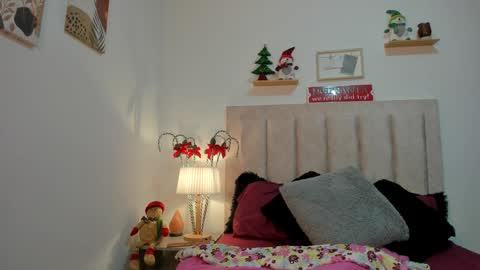 Avaline Help me reach 100 likes TRANSMISSION EVERY DAY FROM 39 PM online show from 12/28/24, 11:16