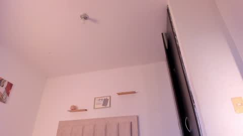 Avaline Help me reach 100 likes TRANSMISSION EVERY DAY FROM 39 PM online show from 01/20/25, 11:54