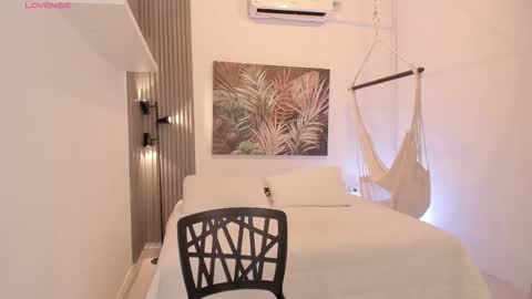 Avalon online show from 12/20/25, 07:43